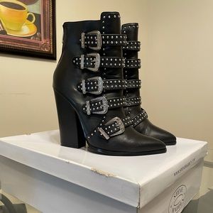 Steve Madden Comet Black Leather Bootie
